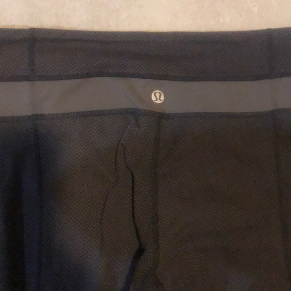 Lululemon athletica leggings Sz 6 flare - Picture 2 of 4